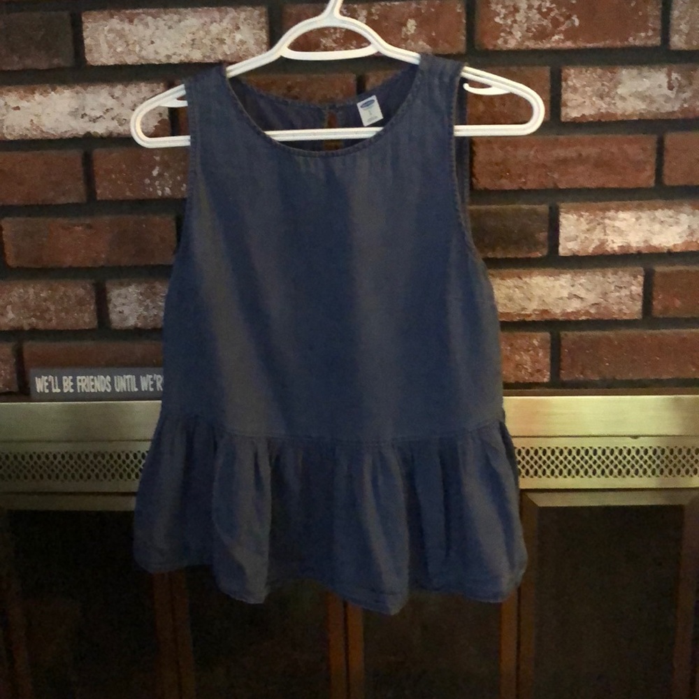 Sleeveless top.